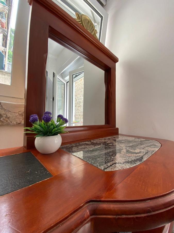 Apartment Ozana Котор Екстер'єр фото